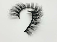 Load image into Gallery viewer, Ari Frames &quot;The Bestie Lash&quot;
